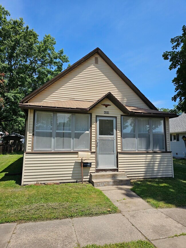 420 Hedge Ave Rentals in Burlington, IA