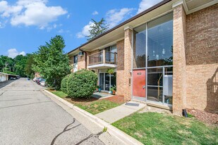 1209 Island Dr in Ann Arbor, MI - Building Photo