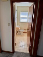 4301 Wooded Way in Louisville, KY - Foto de edificio - Building Photo