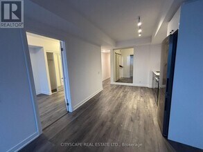 2 Manderley Dr in Toronto, ON - Building Photo - Building Photo