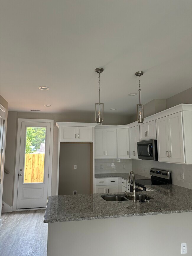 1912 Seacottage Way in Wilmington, NC - Foto de edificio - Building Photo