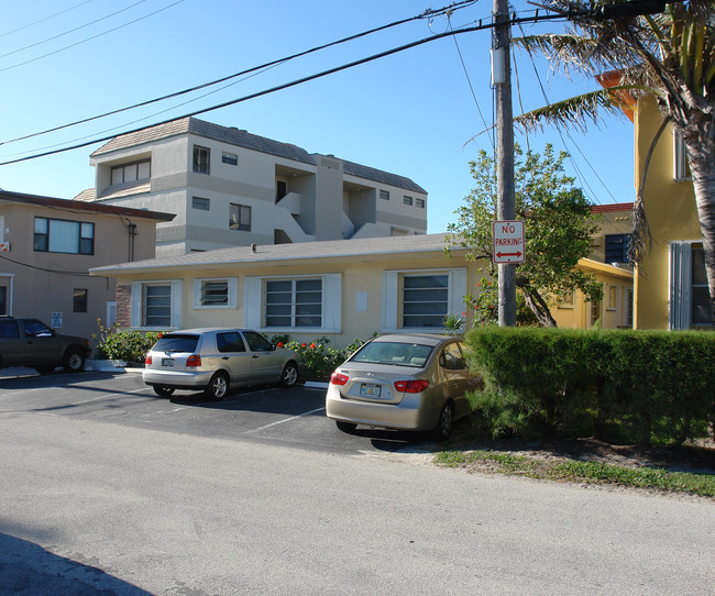 3220 N Surf Rd in Hollywood, FL - Foto de edificio - Building Photo