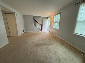 16 Ambassador Dr in Manchester, CT - Building Photo - Building Photo