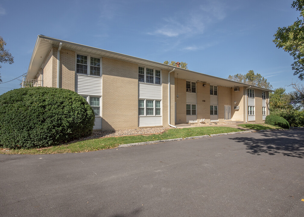 Eastridge Villa in Bettendorf, IA - Foto de edificio