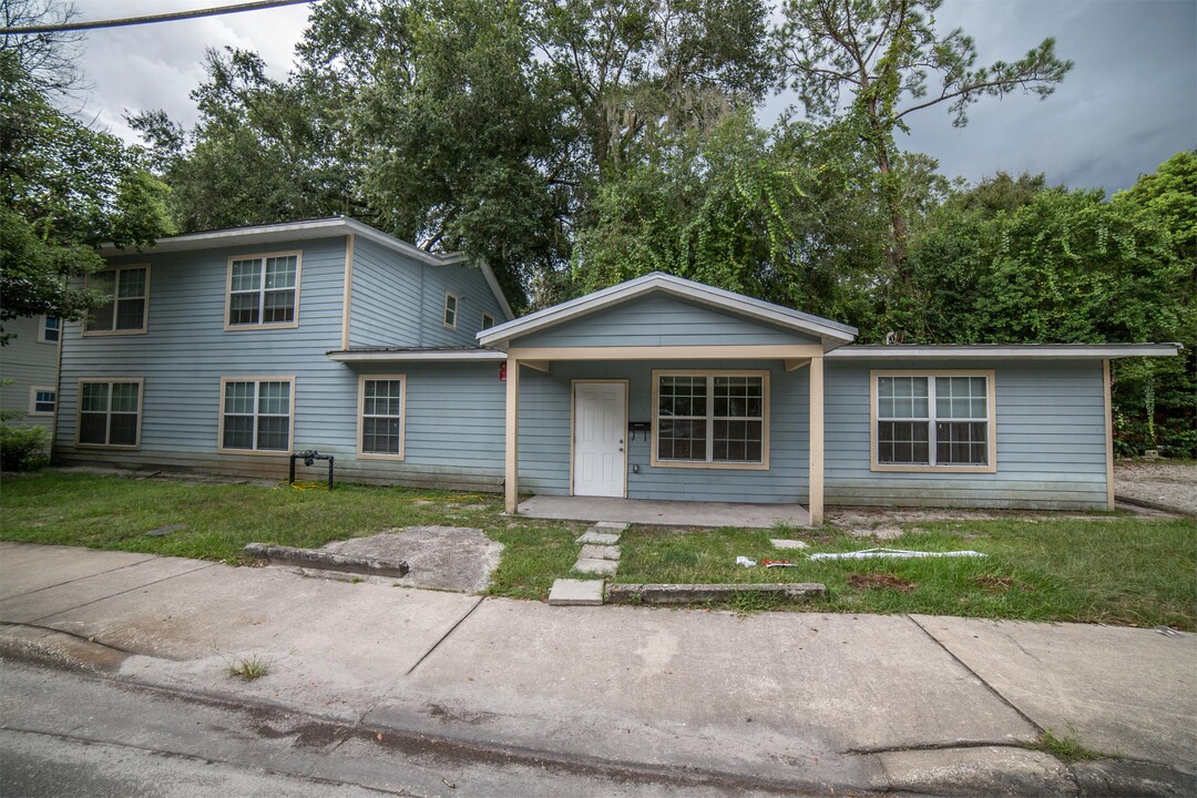 1015 NW 3rd Ave in Gainesville, FL - Building Photo