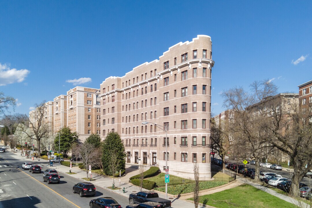 Brittany Condominium in Washington, DC - Foto de edificio