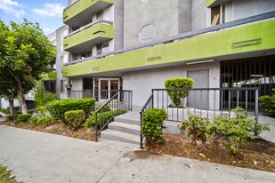 511 S Park View St in Los Angeles, CA - Building Photo