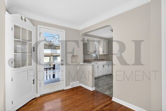 19719 Sunset Dr in Warrensville Heights, OH - Building Photo - Building Photo