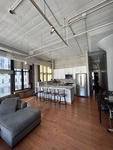 333 W Hubbard St in Chicago, IL - Building Photo - Building Photo