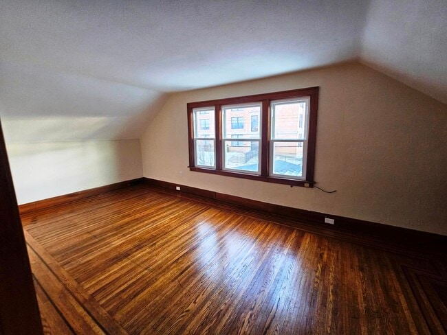 536 Winspear Ave, Unit Upper in Buffalo, NY - Building Photo - Building Photo