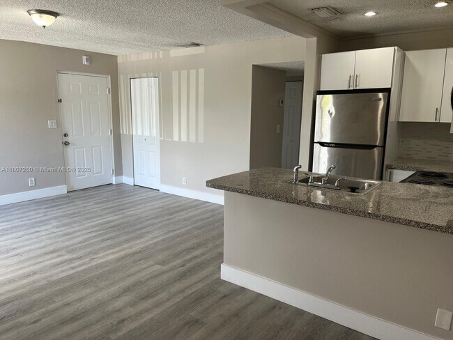 11777 NW 30th St, Unit 206 in Coral Springs, FL - Building Photo - Building Photo