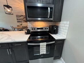 252 SW Monroe Cir N in St. Petersburg, FL - Building Photo - Building Photo