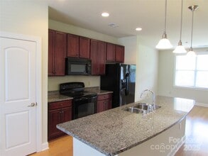 103 Steinbeck Wy in Mooresville, NC - Building Photo - Building Photo