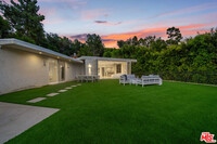 1040 Montego Dr in Los Angeles, CA - Foto de edificio - Building Photo