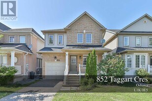 852 Taggart Crescent in Oshawa, ON - Building Photo