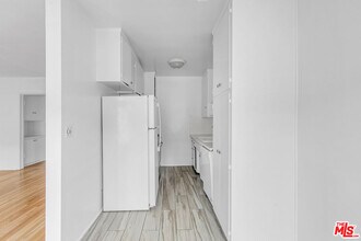 1248 Barry Ave in Los Angeles, CA - Building Photo - Building Photo