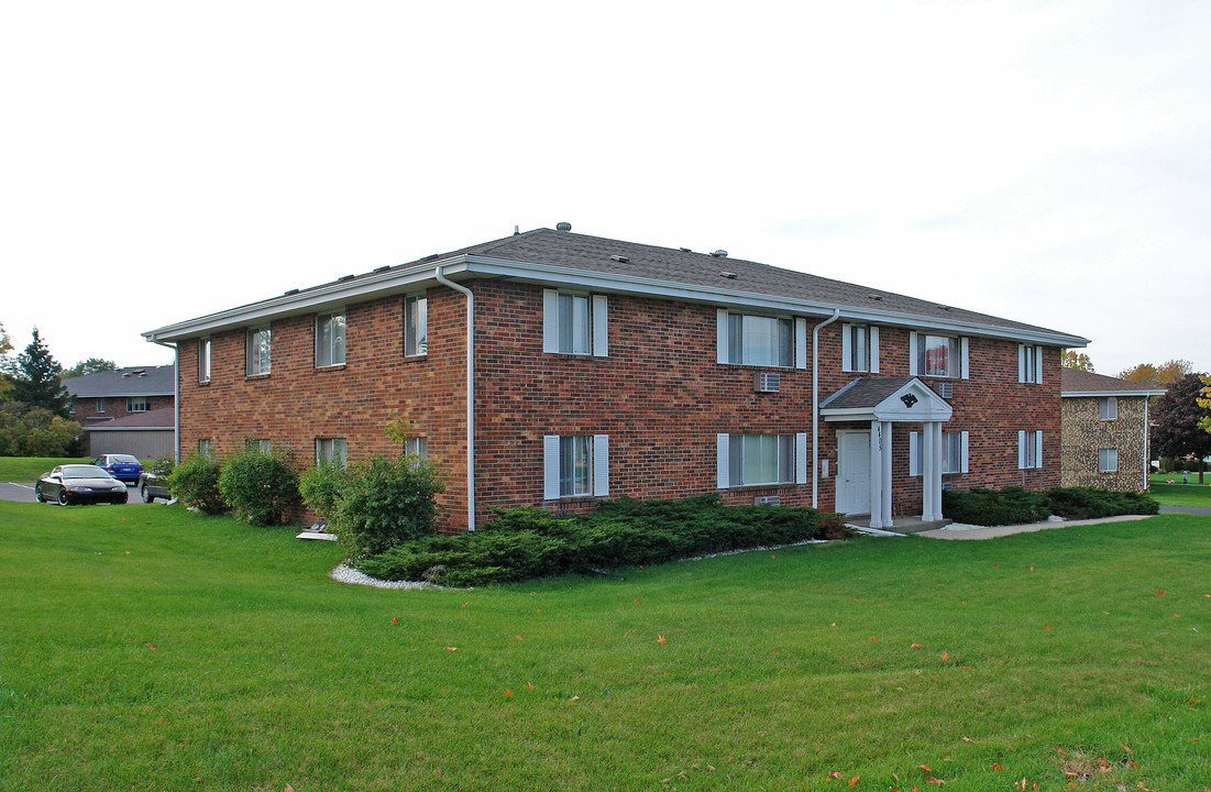 4405 Kennedy Dr in Racine, WI - Building Photo