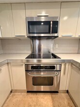 15315 Loch Isle Dr W in Miami Lakes, FL - Building Photo - Building Photo