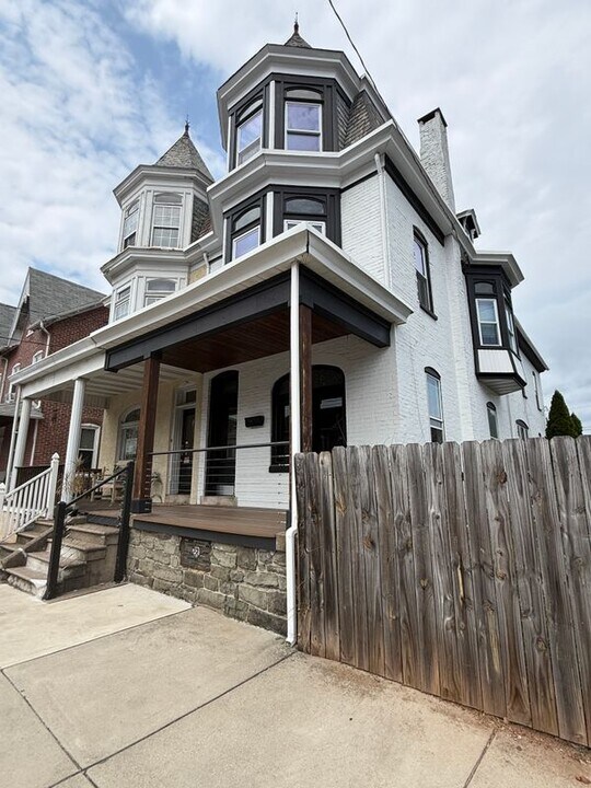 339 E Philadelphia Ave in Boyertown, PA - Foto de edificio
