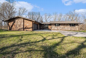 39395 Kristy Plaza in Omaha, NE - Building Photo - Building Photo