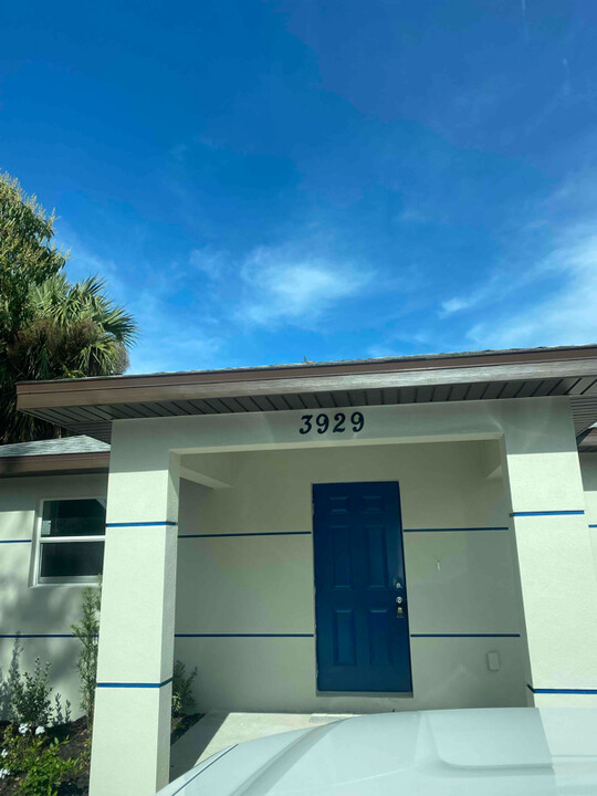 3929 Belmont St in Ft. Myers, FL - Building Photo