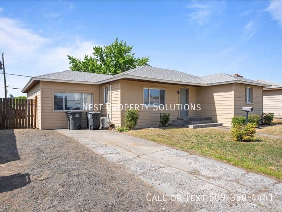 810 S Fairbanks Dr in Moses Lake, WA - Building Photo