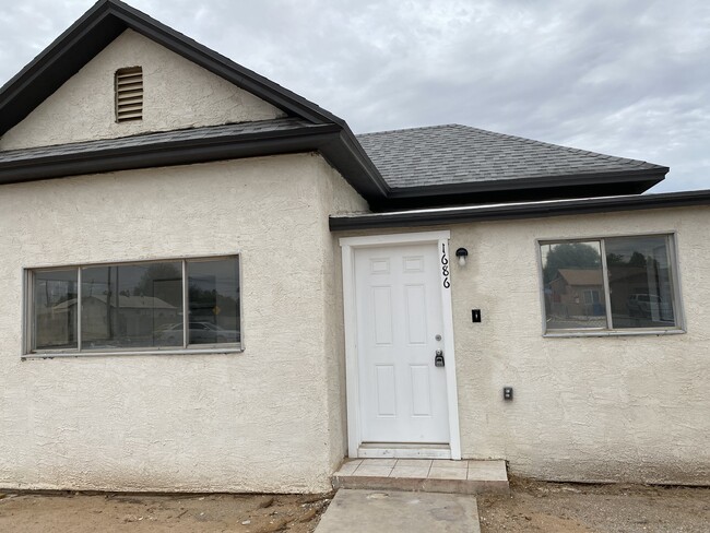 1686 W 1st St in Yuma, AZ - Foto de edificio - Building Photo