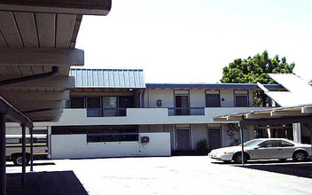 Concord Court Apartments in Concord, CA - Foto de edificio - Building Photo