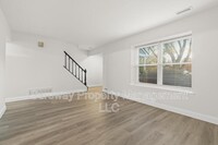 111 Sharrow Ln in Mount Laurel, NJ - Building Photo - Building Photo