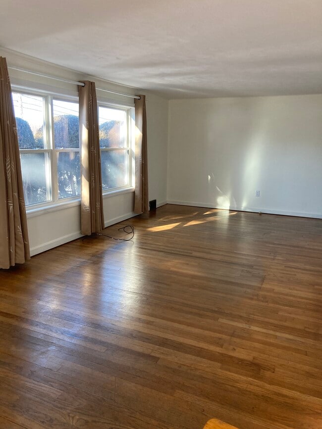 138 N Main St Rentals in Belchertown, MA