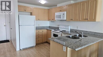 135 James St S in Hamilton, ON - Building Photo - Building Photo