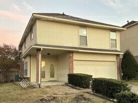 2259 Meadowstone Dr in Carrollton, TX - Building Photo