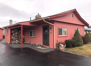 231 Martin St in Klamath Falls, OR - Building Photo - Building Photo