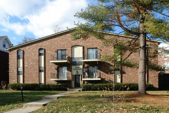 Park Terrace in Louisville, KY - Foto de edificio - Building Photo