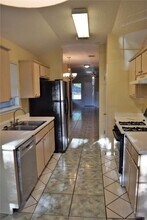 8133 Tockington Way in Austin, TX - Building Photo - Building Photo