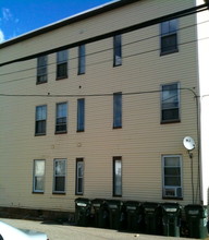 410 Dubuque St in Manchester, NH - Building Photo - Building Photo