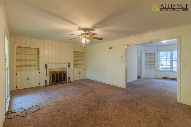 1016 Bertrand St in Manhattan, KS - Building Photo - Building Photo