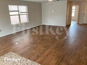 7513 Captain Ln in Fort Worth, TX - Foto de edificio - Building Photo