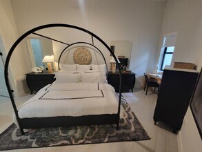 3355 NW 82nd Ct, Unit A1 in Doral, FL - Building Photo - Building Photo