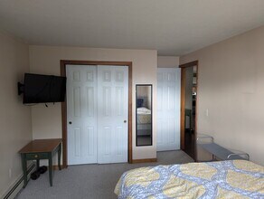 311 Taylor St, Unit first floor in Manchester, NH - Foto de edificio - Building Photo