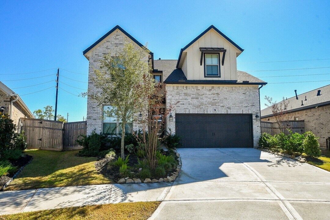 31407 Splitting Willow Ln in Fulshear, TX - Building Photo