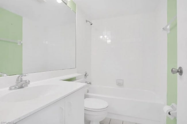 7848 Emerald Cir in Naples, FL - Building Photo - Building Photo