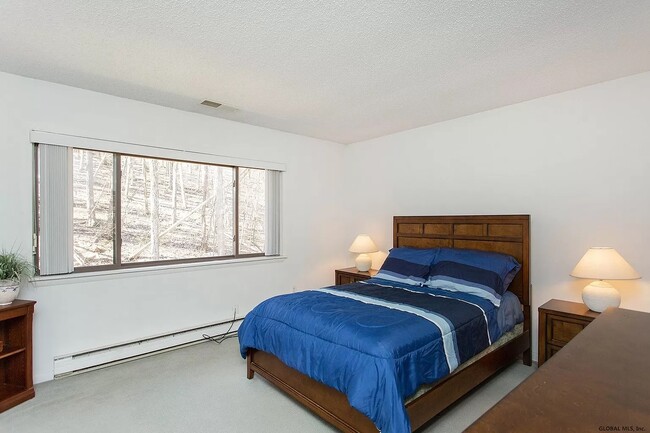 82 Crestwood Ter in Albany, NY - Foto de edificio - Building Photo