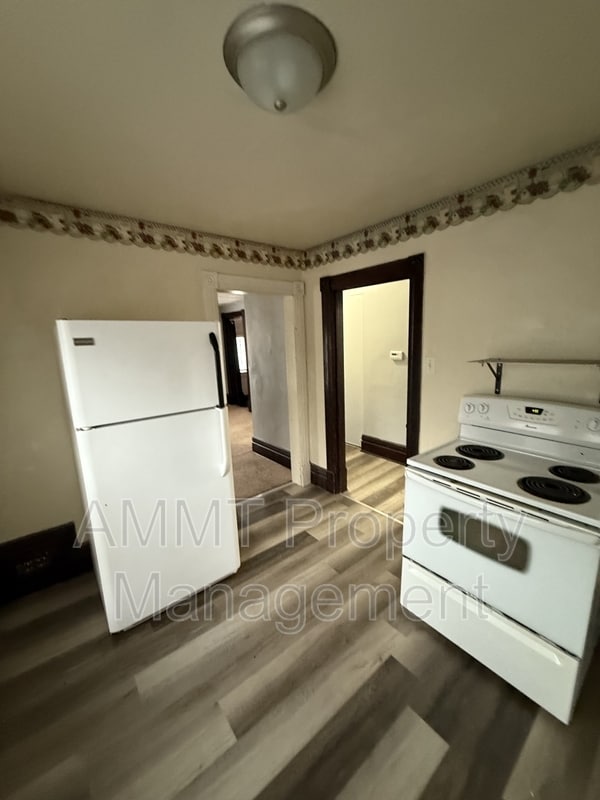 723 W 1st St in Waterloo, IA - Building Photo - Building Photo