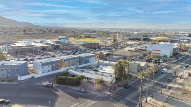 342 S Water St in Henderson, NV - Building Photo - Building Photo