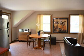 548 Rte 10 N in Grantham, NH - Building Photo - Building Photo