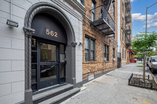 560-562 W 174th St in New York, NY - Building Photo