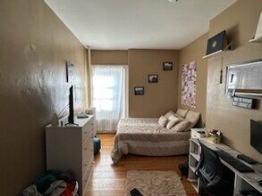 1489 Beacon St in Brookline, MA - Foto de edificio - Building Photo