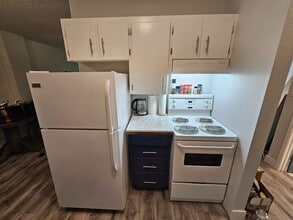 350 Belmont Rd in Colwood, BC - Building Photo - Building Photo