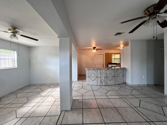 2805 Ave J in Fort Pierce, FL - Building Photo - Building Photo